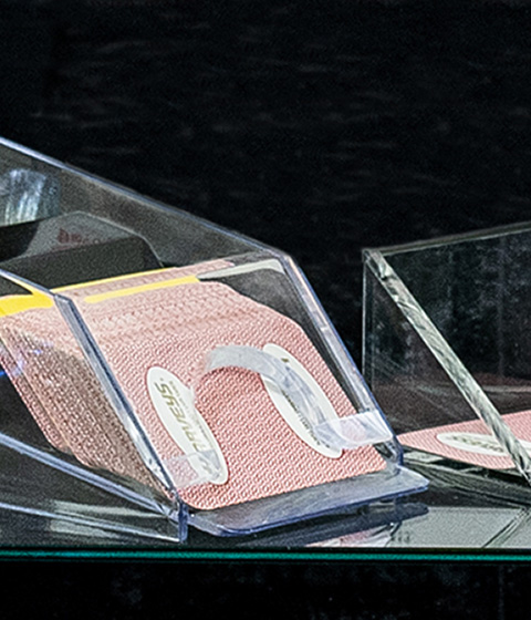 Six-deck Shoe and Discard Tray.